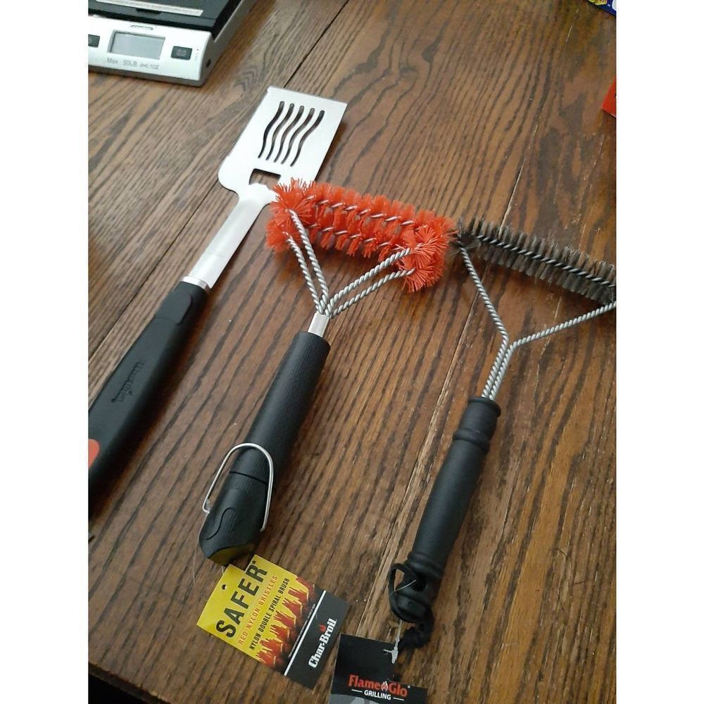 New Grilling BBQ Cooking Spatula and Grill Wire and Nylon Brushes  NWT